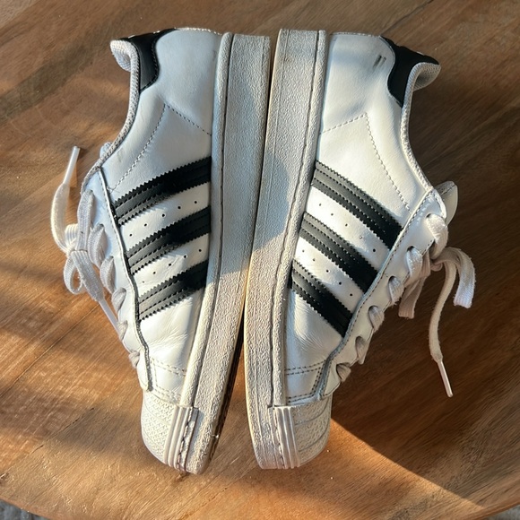 Adidas Superstars - Picture 7 of 7